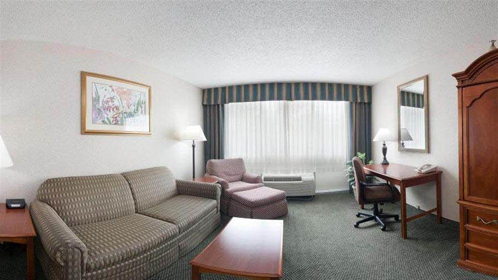 Holiday Inn Marquette By Ihg Экстерьер фото