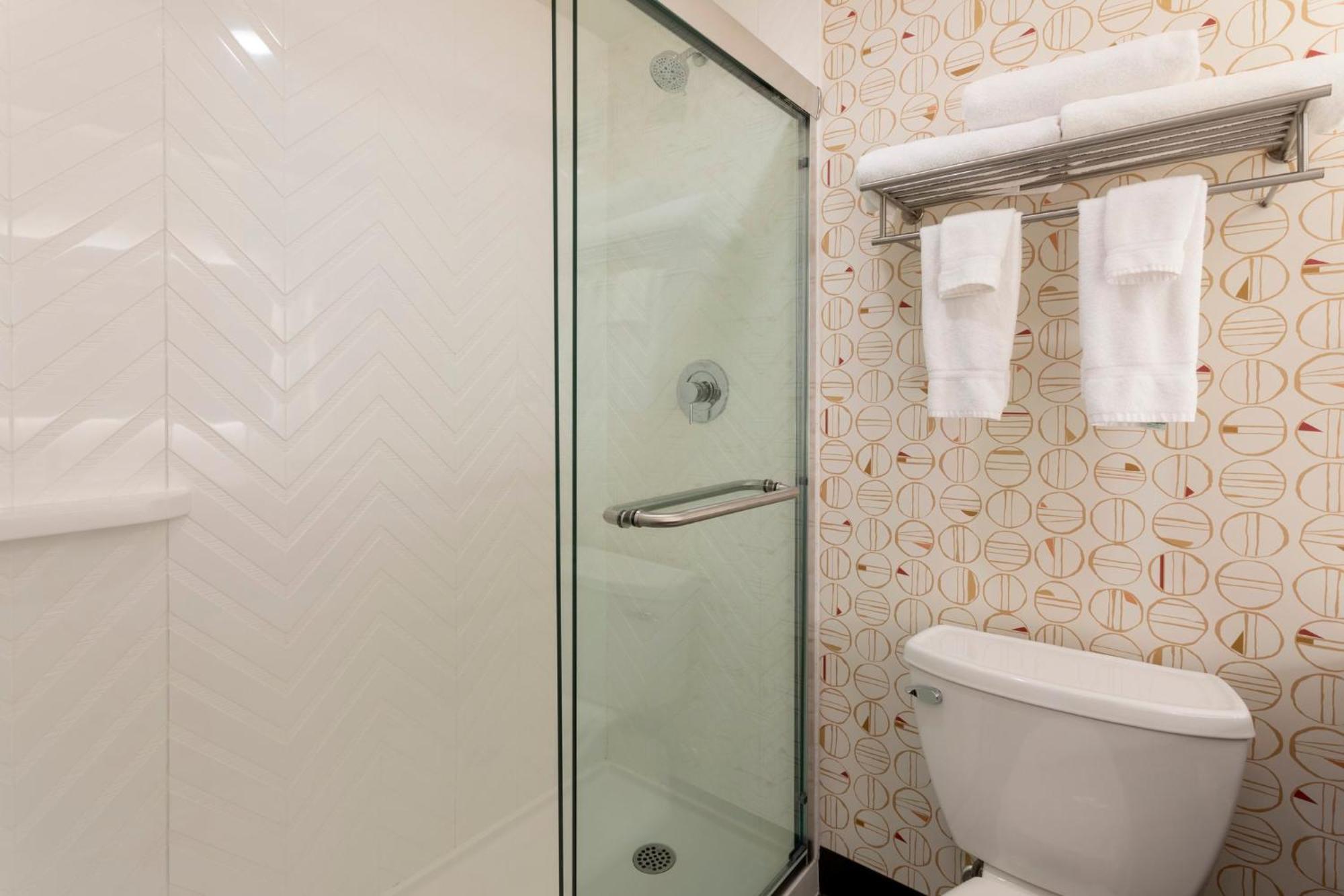Holiday Inn Marquette By Ihg Экстерьер фото