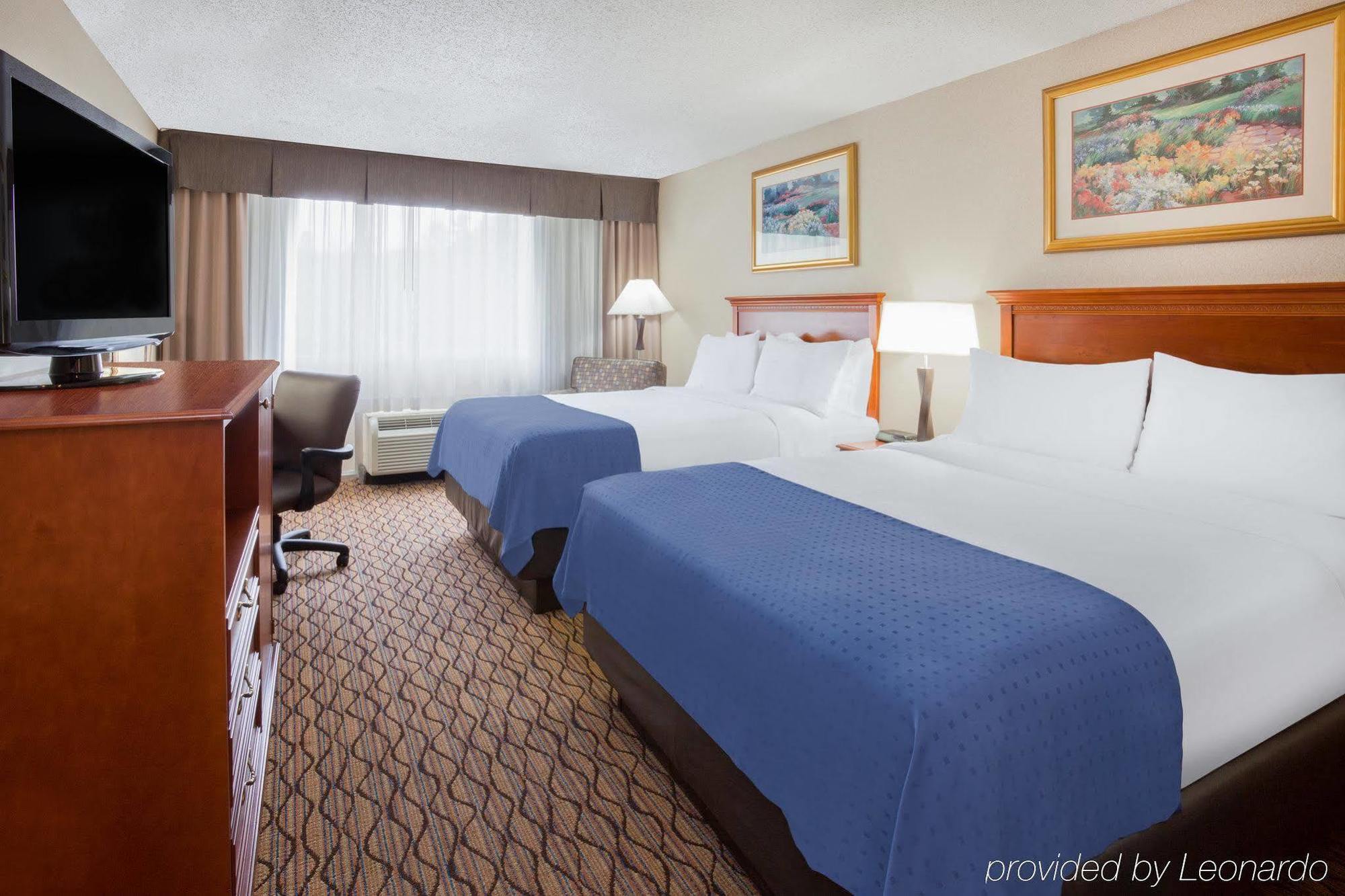 Holiday Inn Marquette By Ihg Экстерьер фото