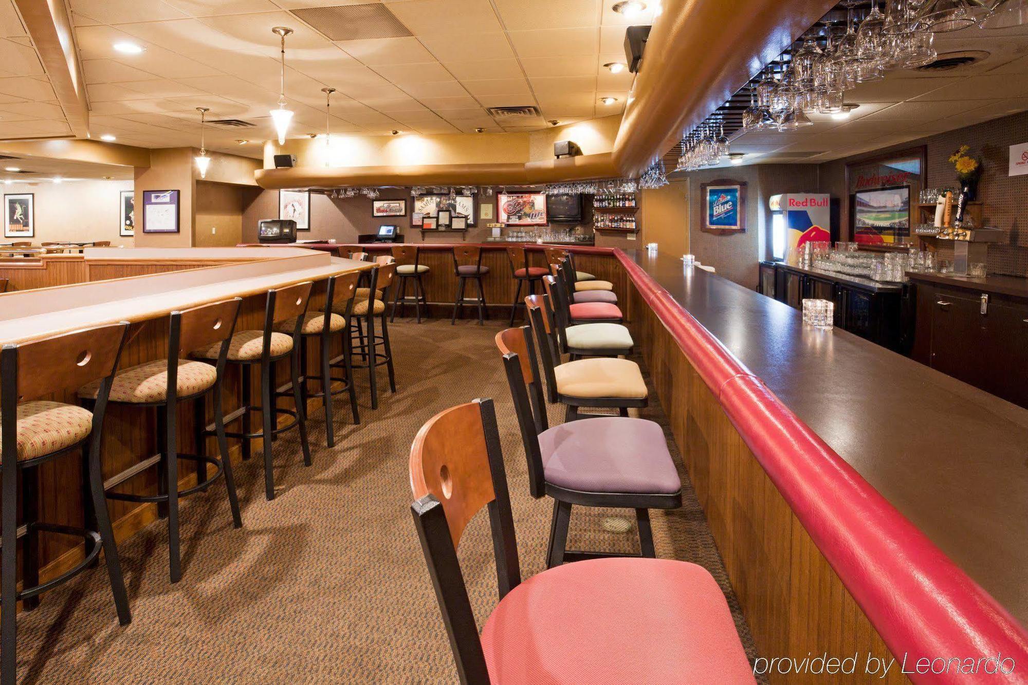 Holiday Inn Marquette By Ihg Ресторан фото